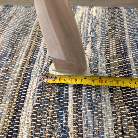 Retired Lladro Figurine 4505 Girl Holding Lamb Hand Made in Spain - Picture 4 of 5